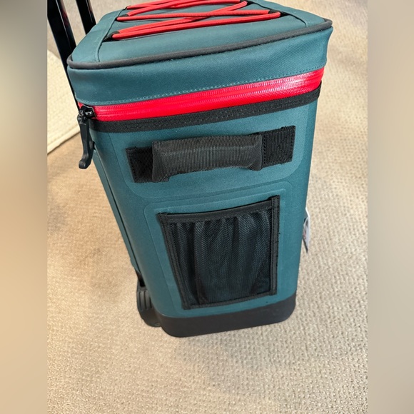 NWT Coleman 42 Can High-Performance Soft Wheeled Cooler - Picture 3 of 11